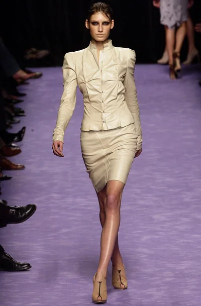 Look 10